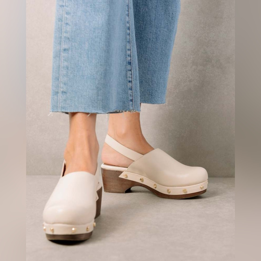 Alohas Cream Leather Mules